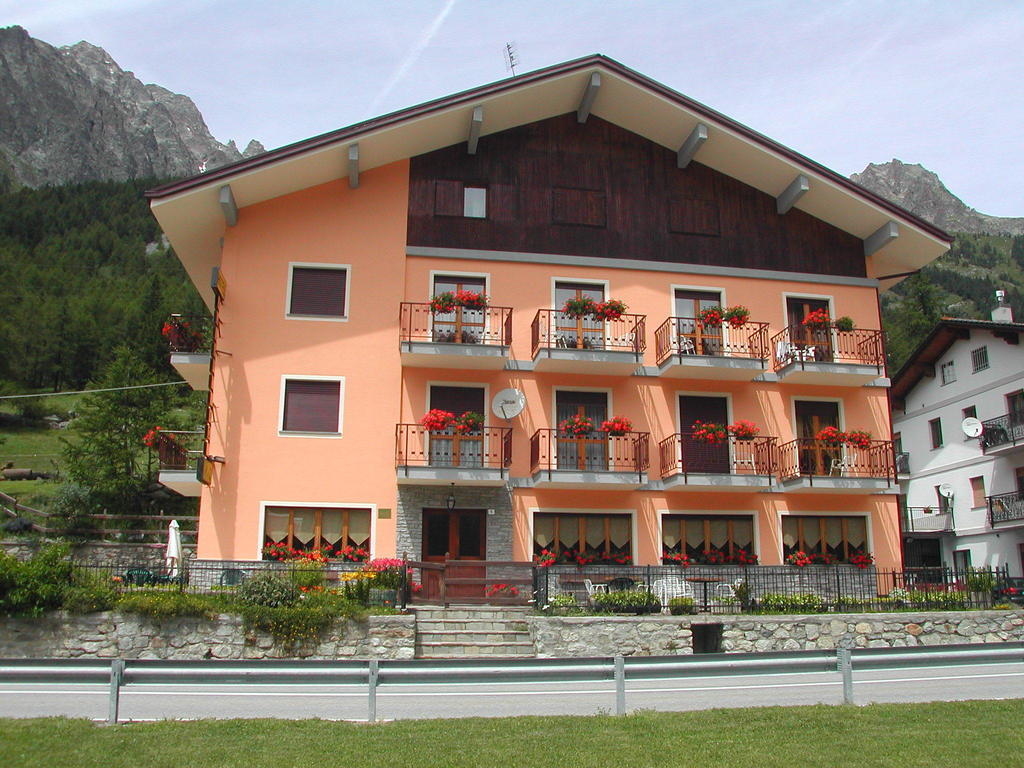 Albergo Valentino Bionaz Ngoại thất bức ảnh